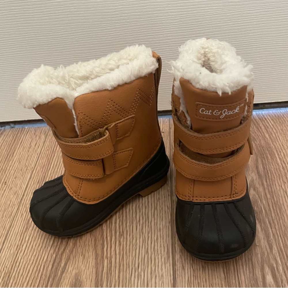Boys snow boots and snow pants bundle